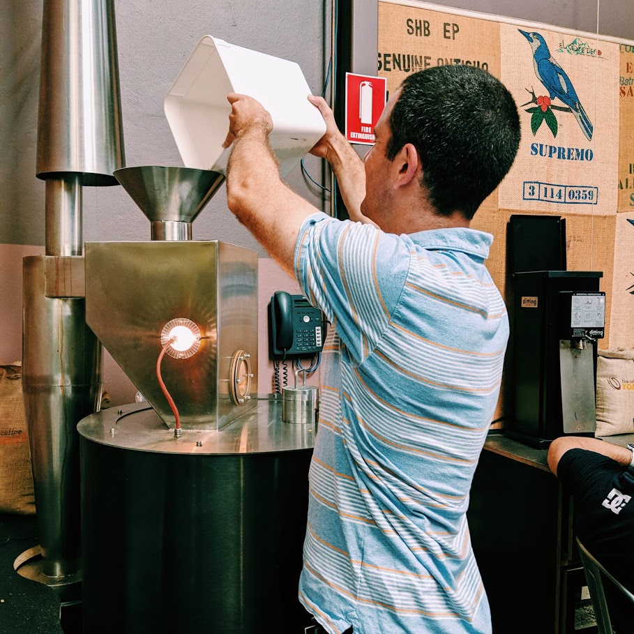 Load 1.25 kg green coffee for roasting
